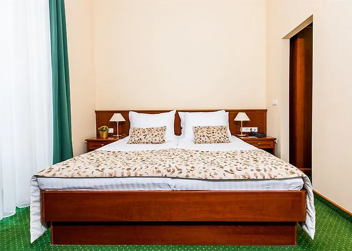 מלון Grand Rogaska 4*